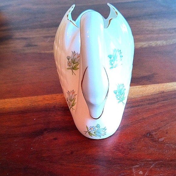 Vintage Royal Tara White Swan Ceramic Handmade. Made In Ireland. - Picture 2 of 5